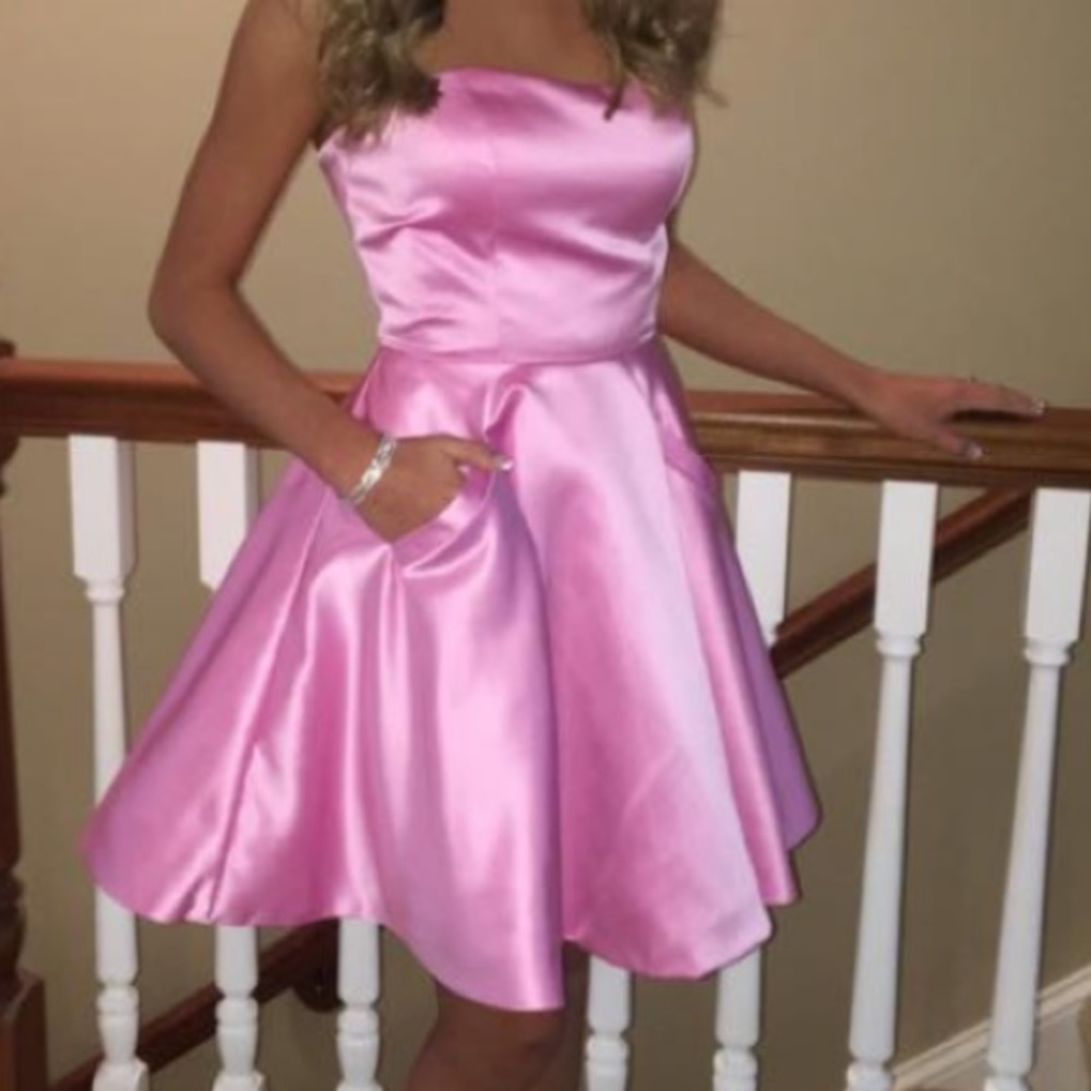 Short dress